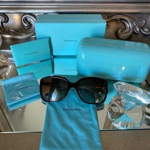 Women’s Tiffany & Co Sunglasses TF4076
